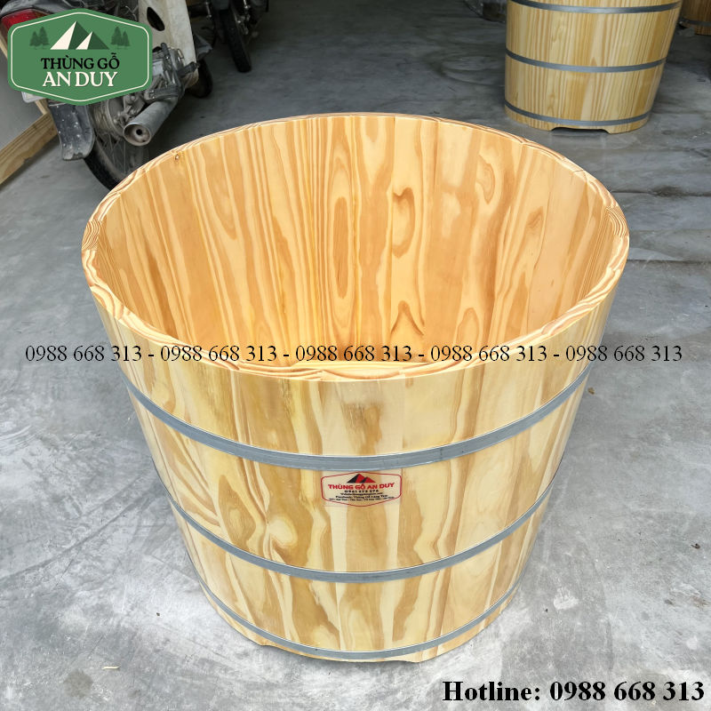 Bồn tắm tròn gỗ thông hoàn thiện tại xưởng chuẩn bị giao hàng