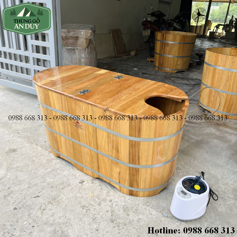 Bề mặt gỗ Pơ Mu tự nhiên trên bồn tắm xông hơi dáng oval
