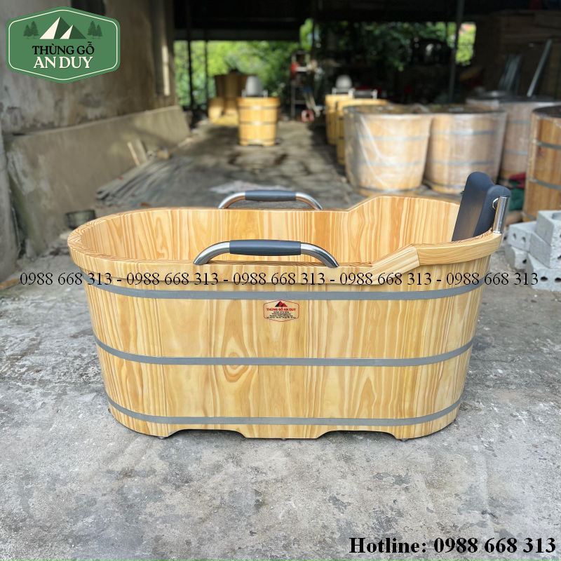 Chi tiết bồn tắm gỗ thông bọc da có tay cầm hai bên