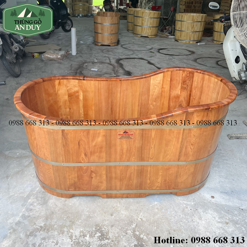 Chi tiết hoàn thiện bồn tắm gỗ Pơmu bo viền dáng du thuyền