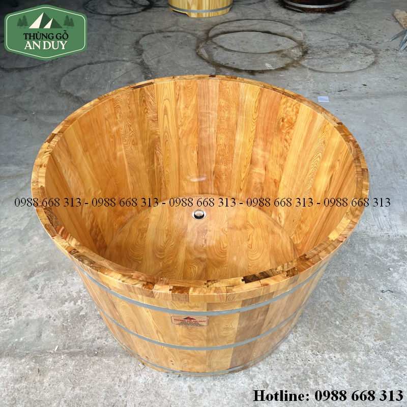 Chi tiết vân gỗ tự nhiên trên bồn tắm Pơmu cao cấp