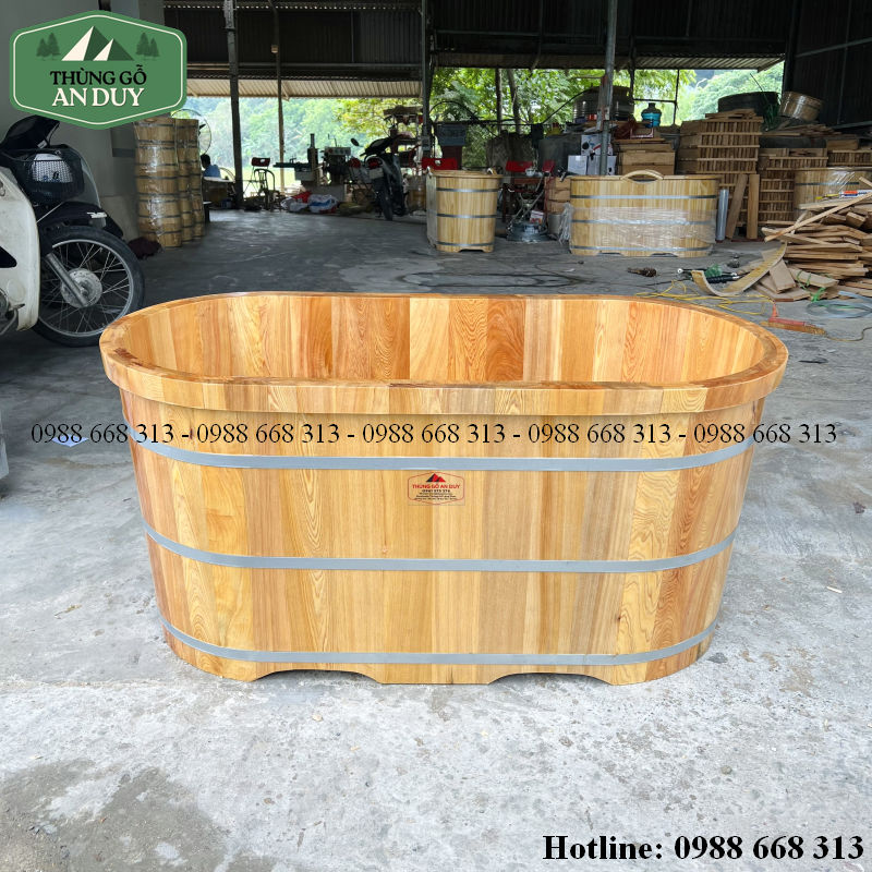 Bồn tắm gỗ Pơ Mu bo viền hoàn thiện thực tế tại xưởng An Duy.