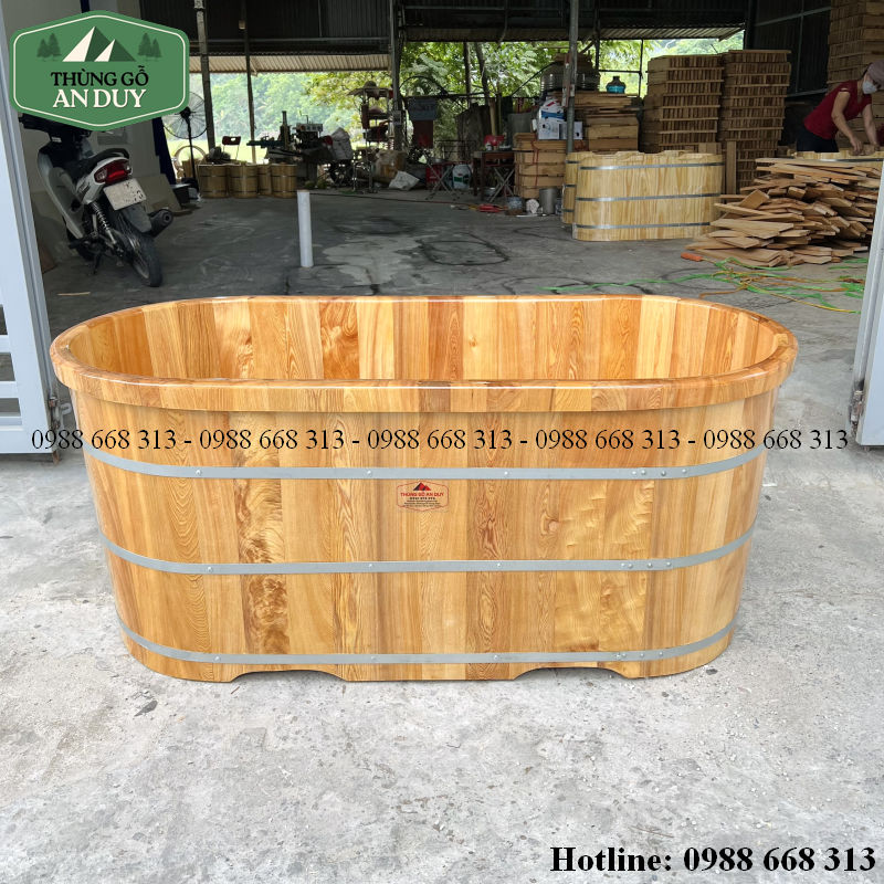 Bồn tắm gỗ Pơ Mu bo viền dáng nằm kích thước 135cm.
