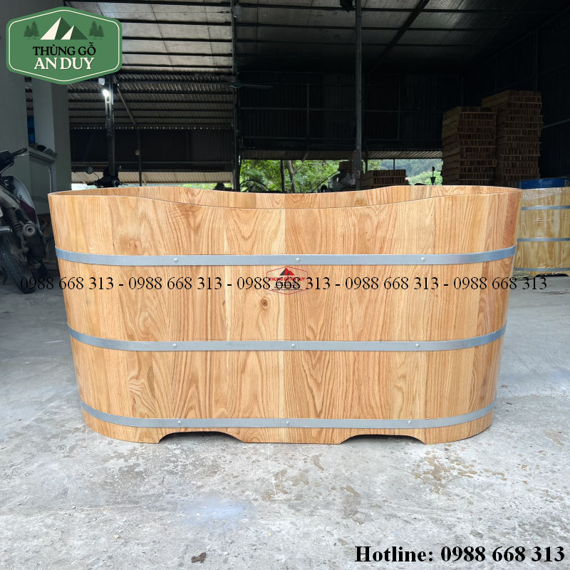 Bồn tắm gỗ sồi dáng Oval tự nhiên