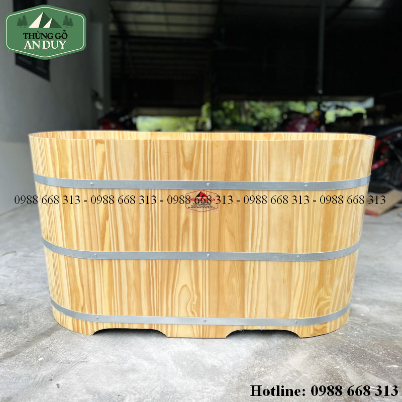 Bồn tắm gỗ thông dáng Oval tự nhiên có 3 đai inox