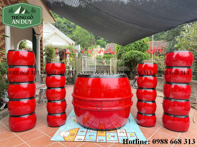 Cận cảnh tang gỗ và mặt da trâu trên trống hội An Duy.
