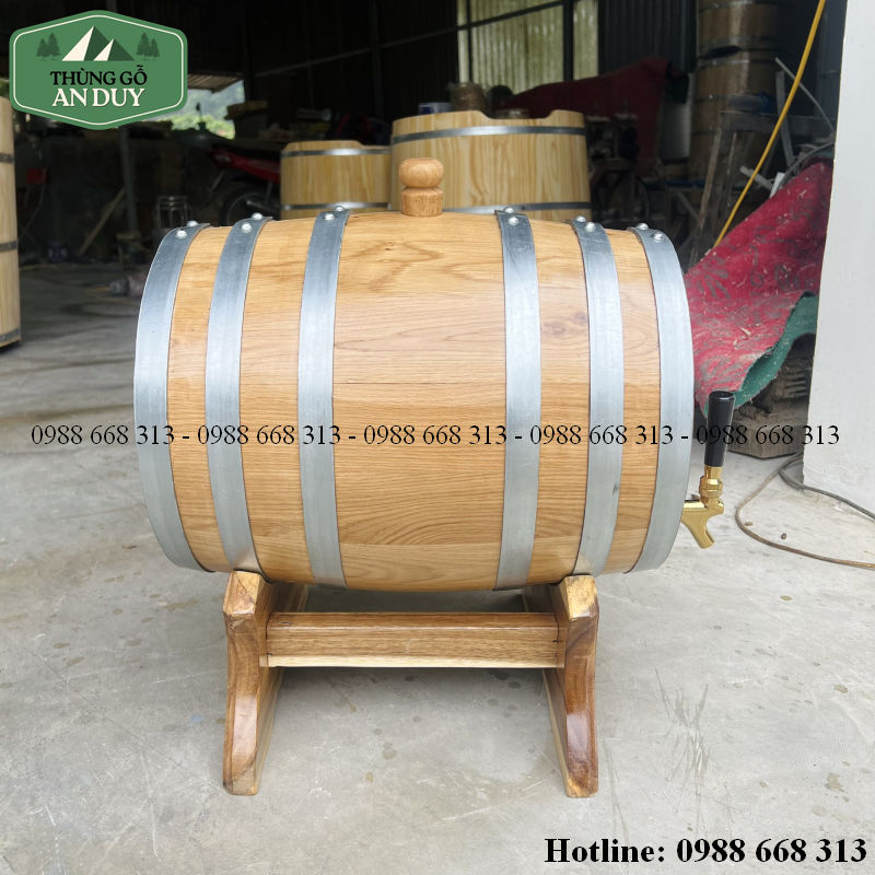 Cấu tạo thùng rượu gỗ sồi 20L với đai kim loại và vòi rót.