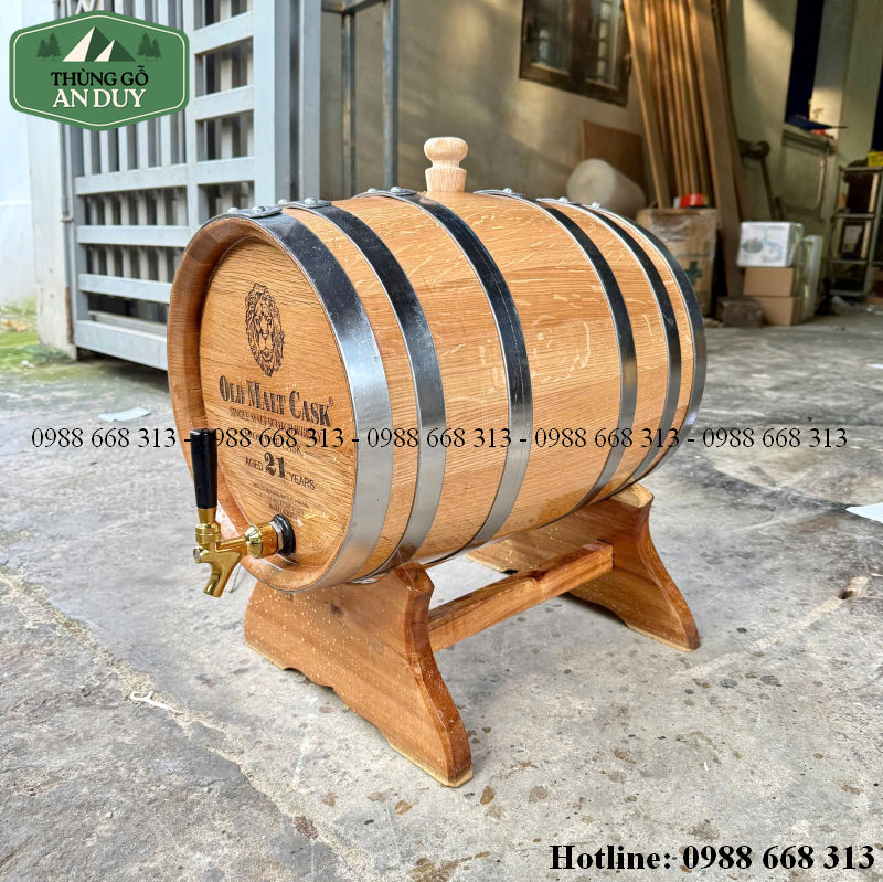 Thùng ngâm rượu gỗ sồi 30L có vòi rót và đai kim loại.