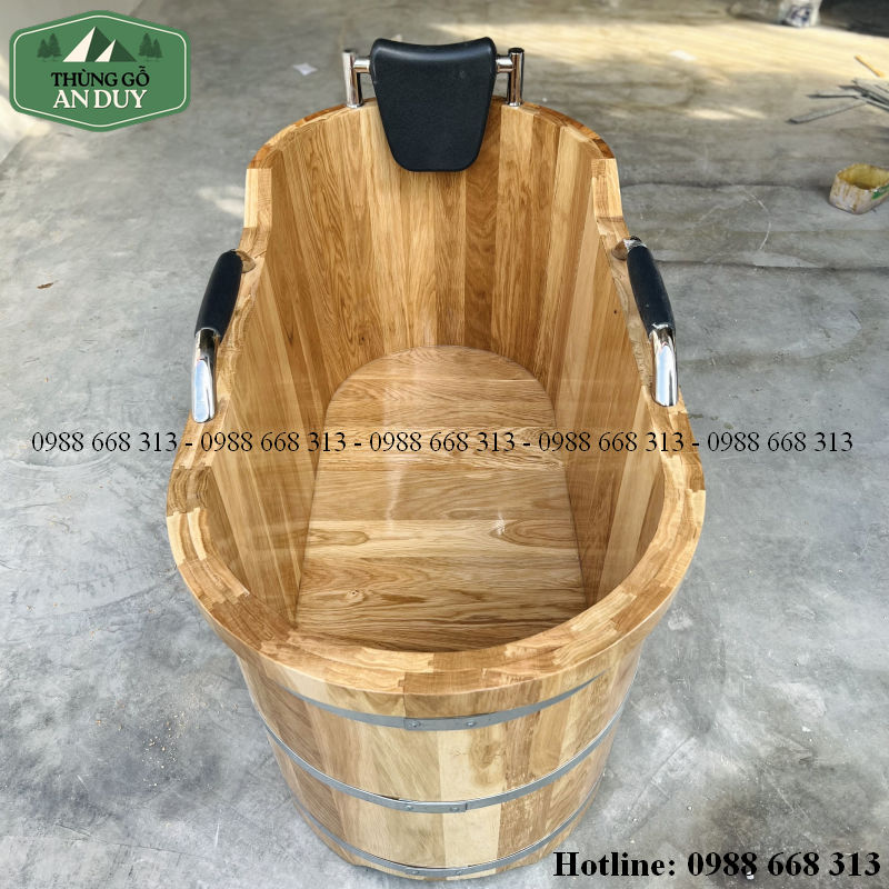 Van xả và đáy bồn tắm gỗ tự nhiên tiện lợi khi sử dụng