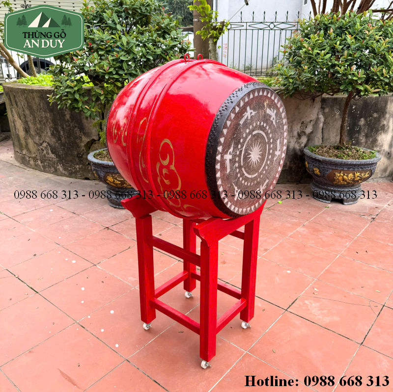 Chi tiết mặt da trâu già và tang gỗ mít trên trống trường An Duy.