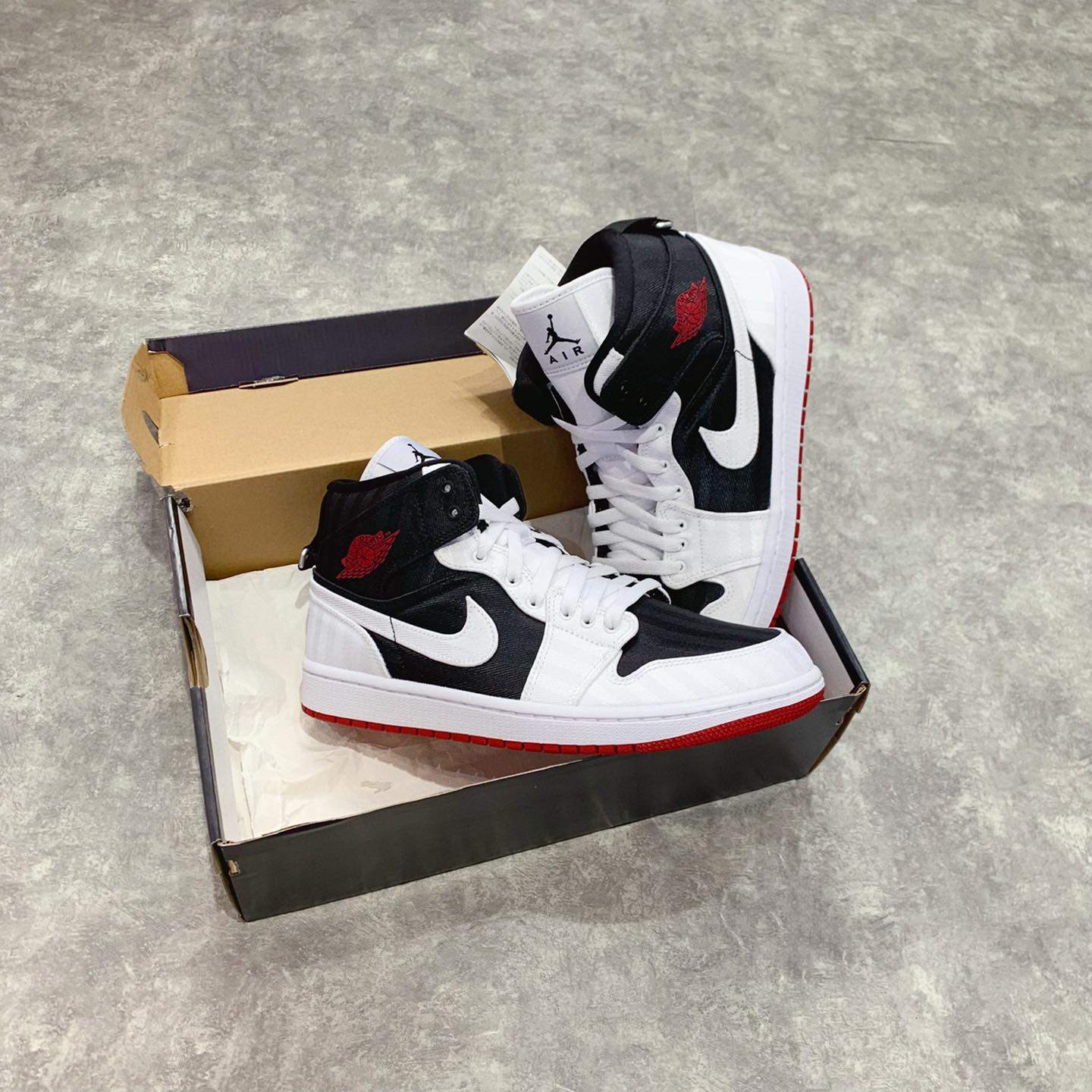 air jordan 1 mid se utility white black red