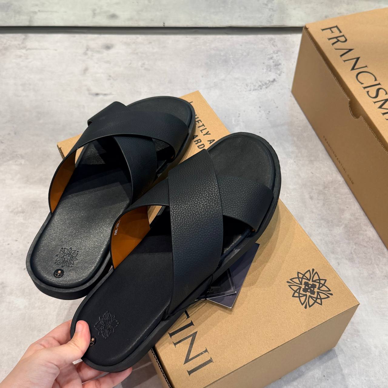 Dép Mantini All Black V2