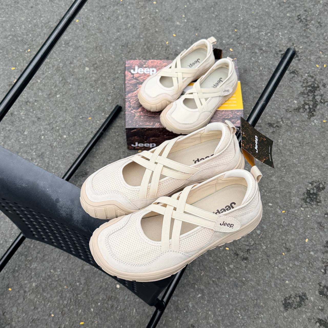 Giày Jeep Vintage Mary Jane Toe Ballet White-Grey P661W13310