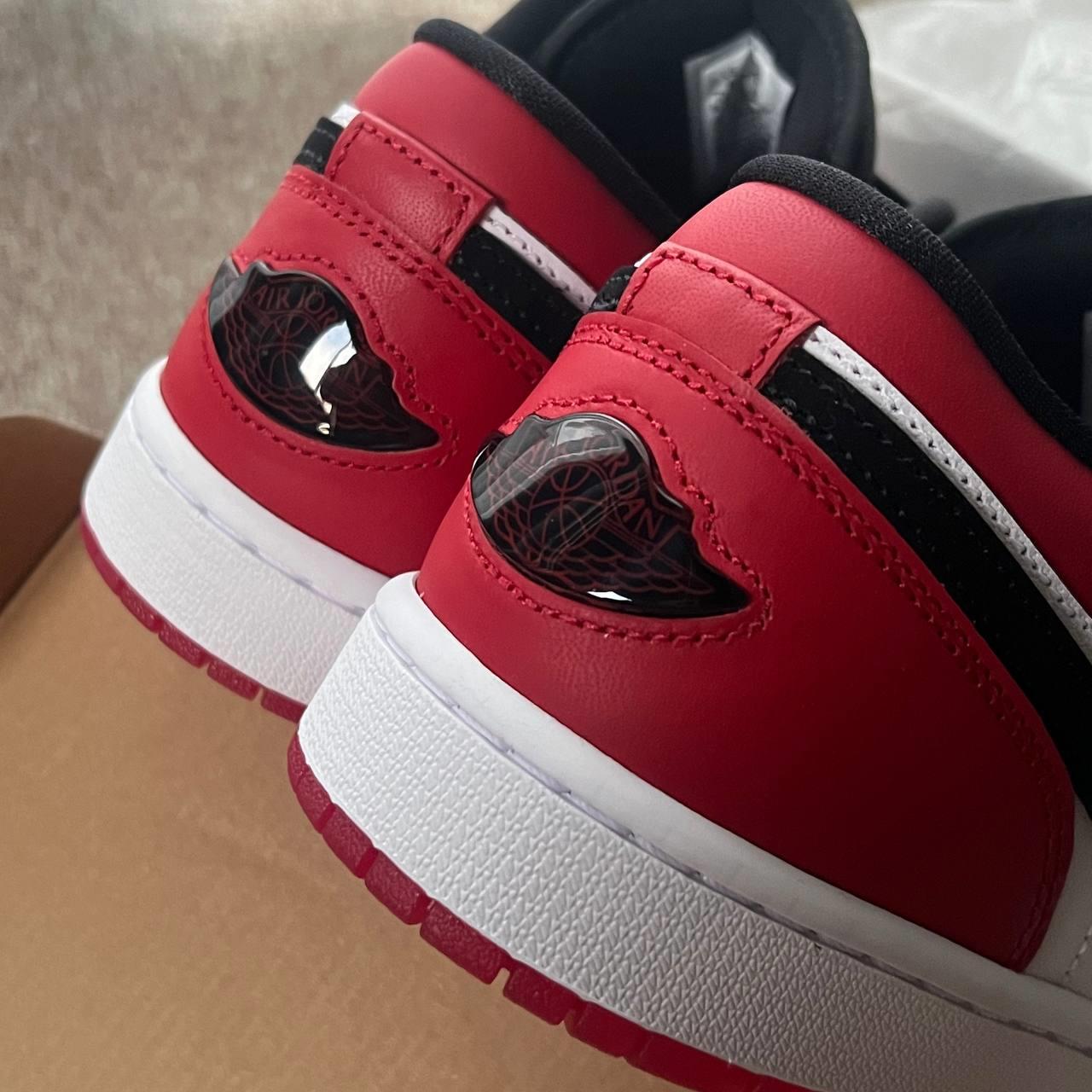 Giày Nike Air Jordan 1 Low ‘Black Toe ’ [IB8971 106]