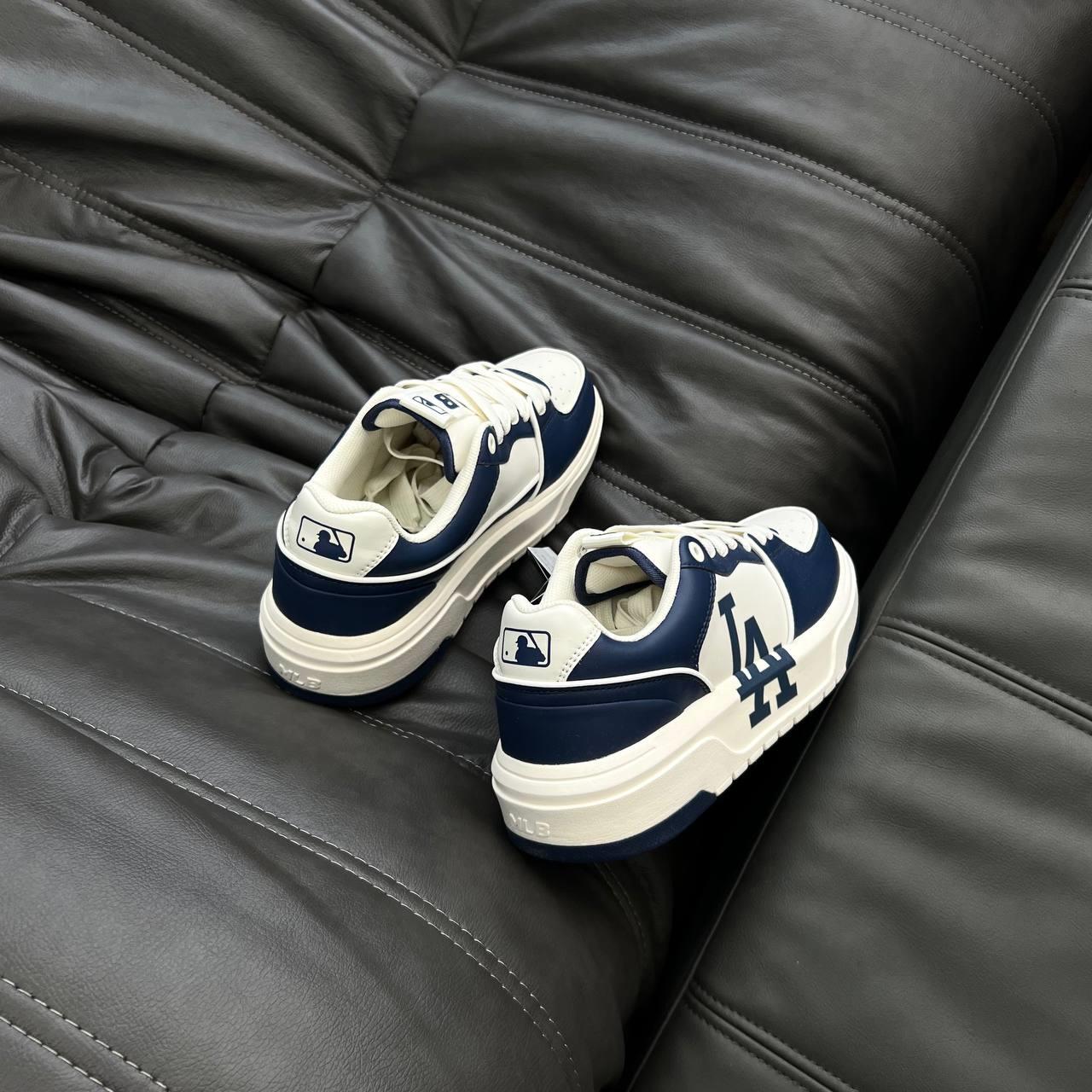 Giày MLB Chunky Liner Basic LA WHITE/NAVY' [3ASXCLB3N 07NYD]