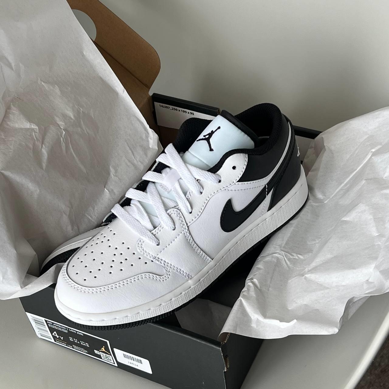 Giày Nike Air Jordan 1 Low White Black [553560 132]