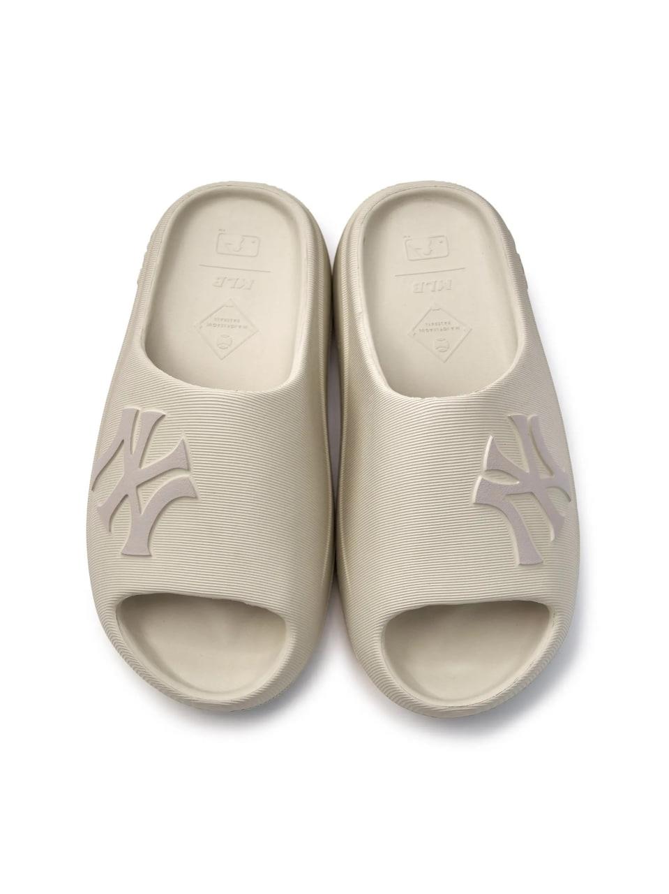 Dép MLB Skipper New York Yankees ''Cream'' [3ALPS0153 50IVS]