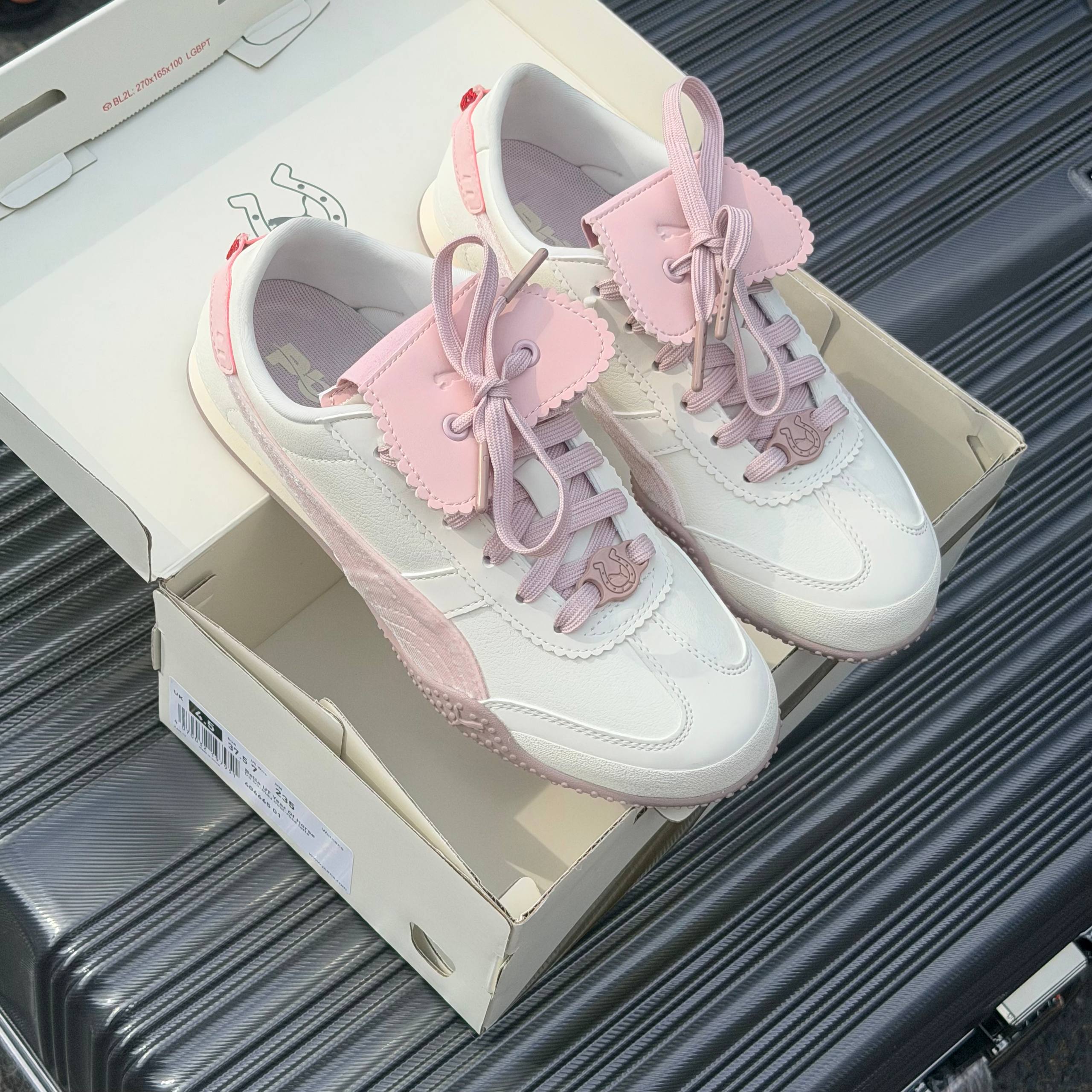 Giày Puma Bella UT Year of Horse Mist-Rose Latte - 406665-01-