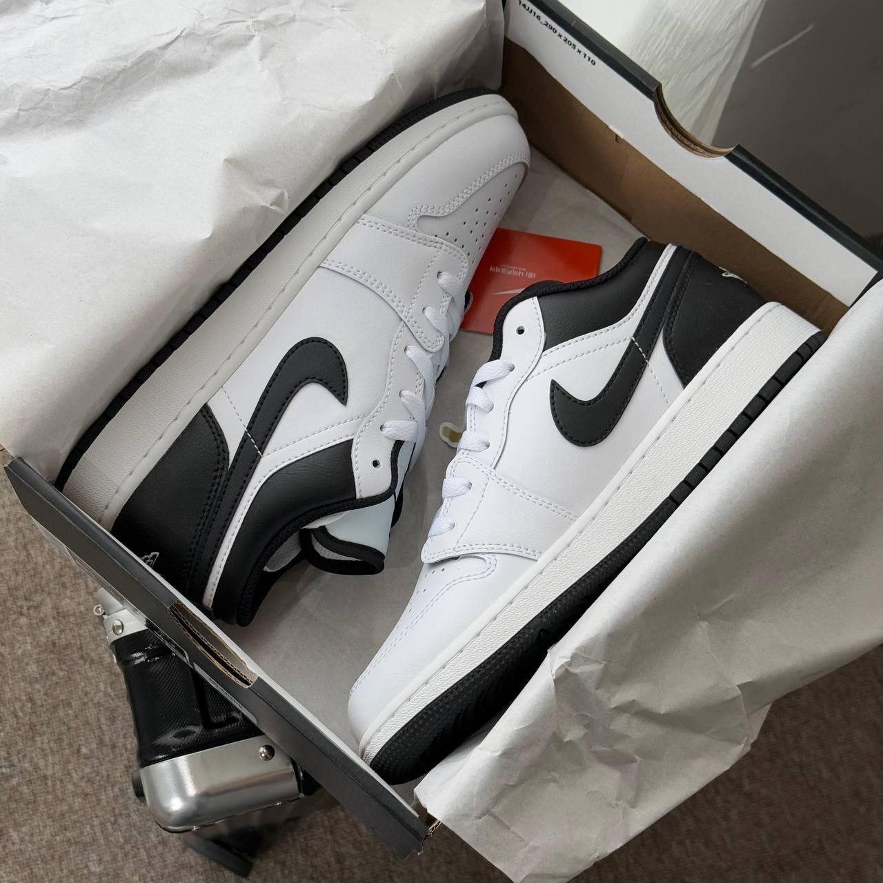Giày Nike Air Jordan 1 Low White Black [553560 132]