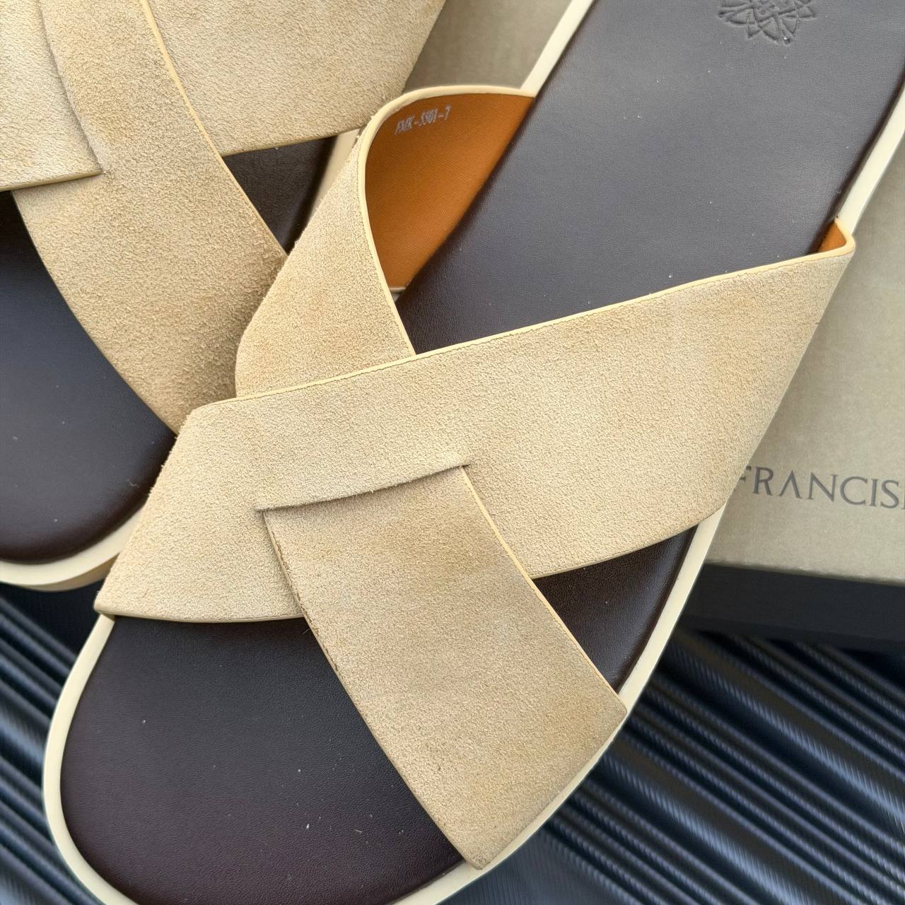 Dép Francis Mantini Nantucket Cross Strap Suede Begie