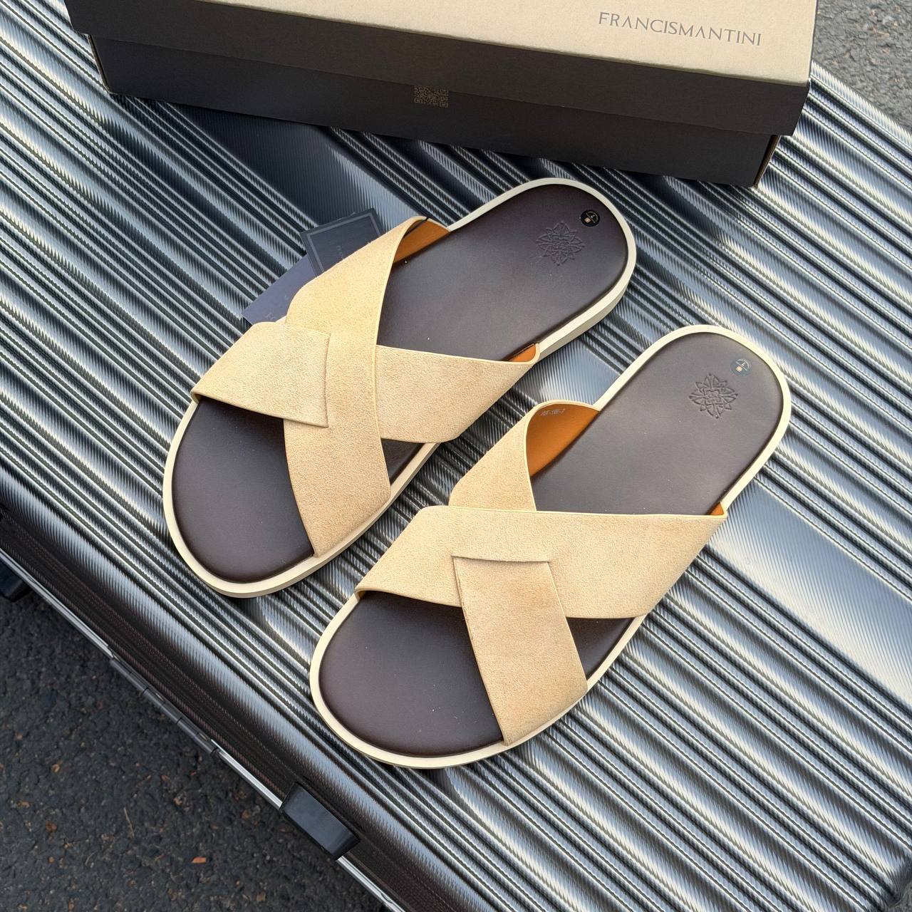 Dép Francis Mantini Nantucket Cross Strap Suede Begie