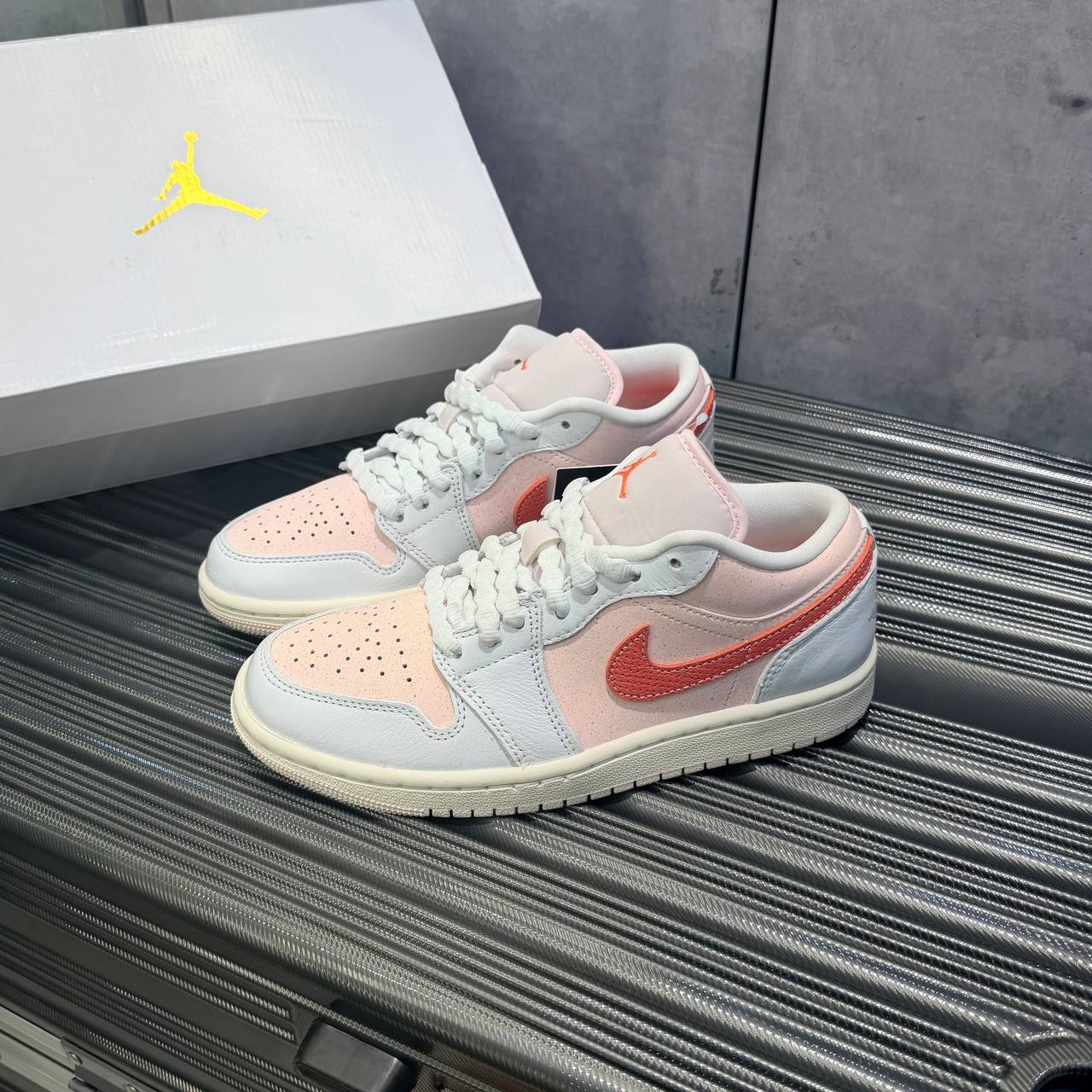 Giày Nike Air Jordan 1 Low ‘Strawberry Milkshake’ IB8156-133