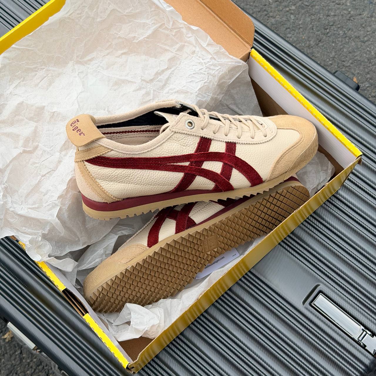 Giày Onitsuka Tiger MEXICO 66 SD ''BEIGE/BEET'' [1183C015 202]