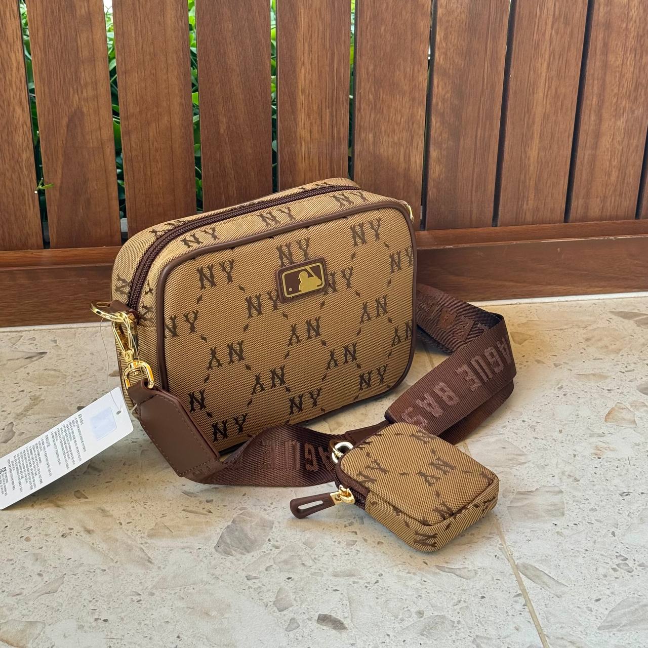 Túi MLB Monogram JQD New York Yankees ''Brown'' [7ACRMDA4 50BGS]