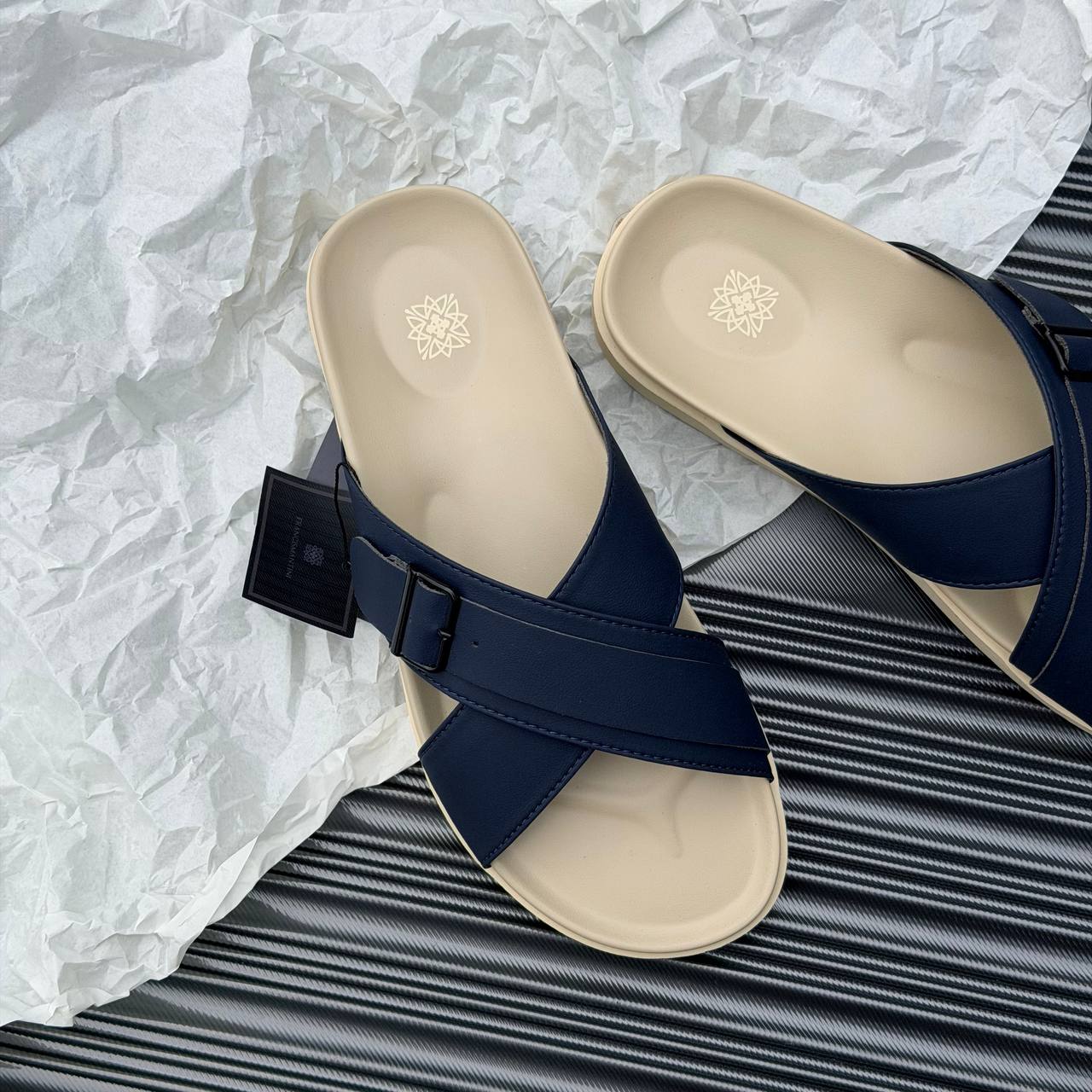 Dép Francis Mantini Darrel Premier Cross Strap Leather Navy Cream [24100NV]