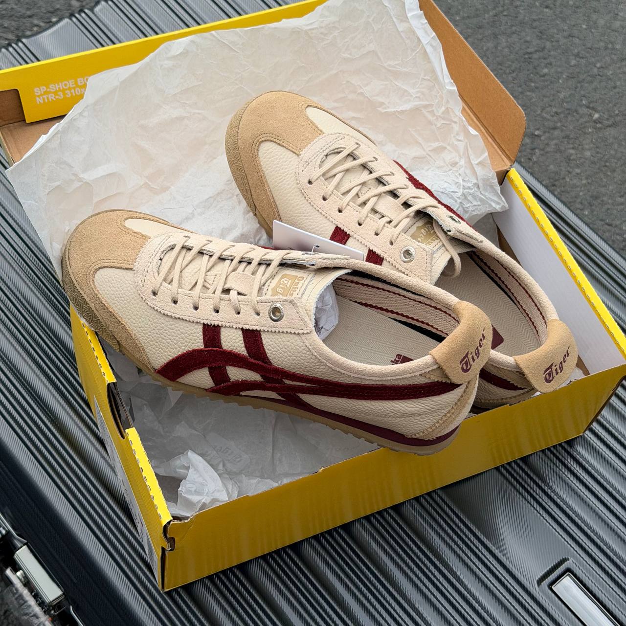 Giày Onitsuka Tiger MEXICO 66 SD ''BEIGE/BEET'' [1183C015 202]