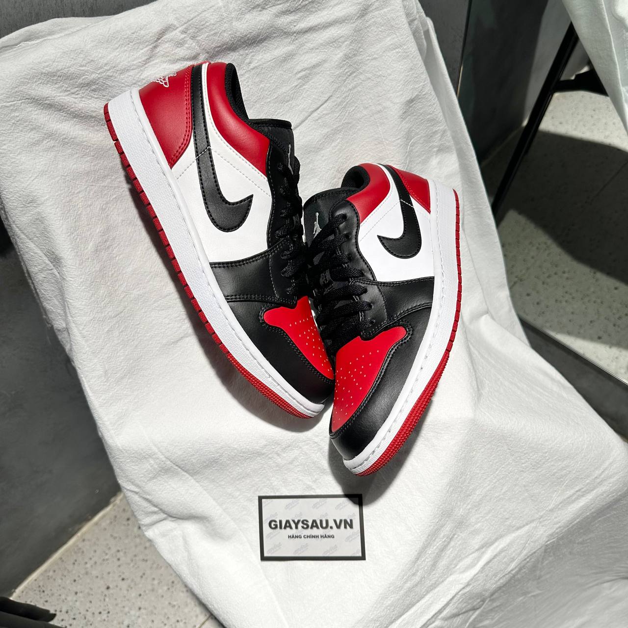 Giày Nike Air Jordan 1 Low 'Bred Toe