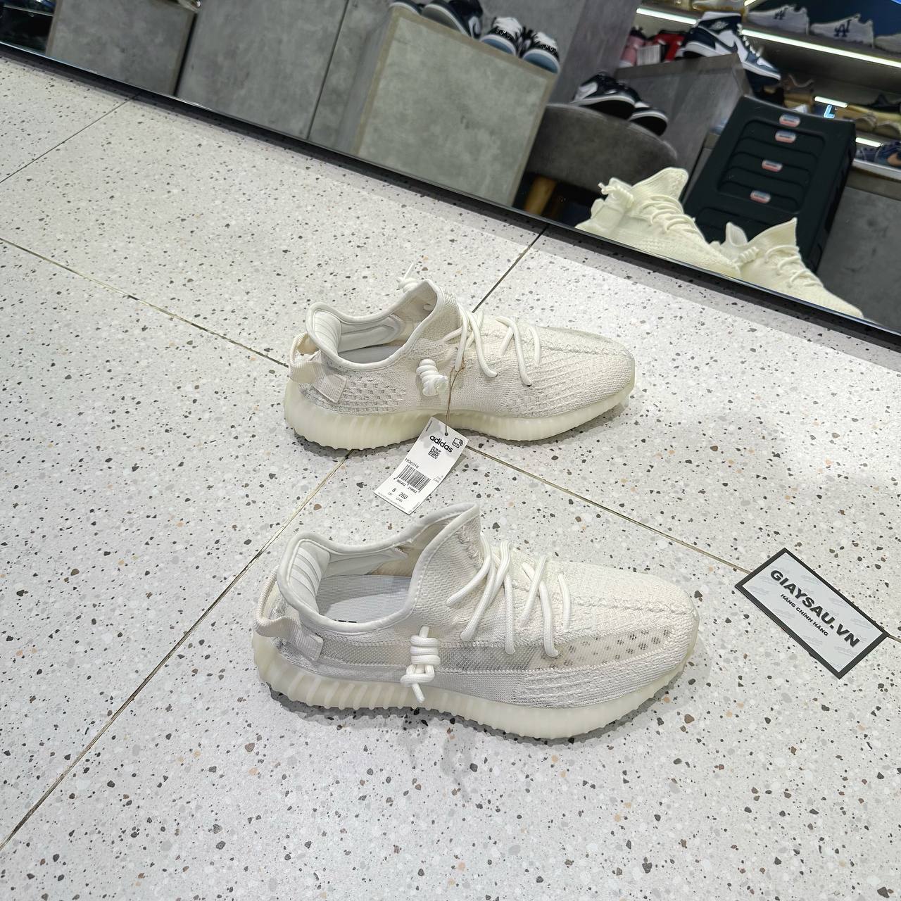 Giày Adidas Yeezy Boost 350 V2 Bone [HQ6316] - GIAYSAU.VN