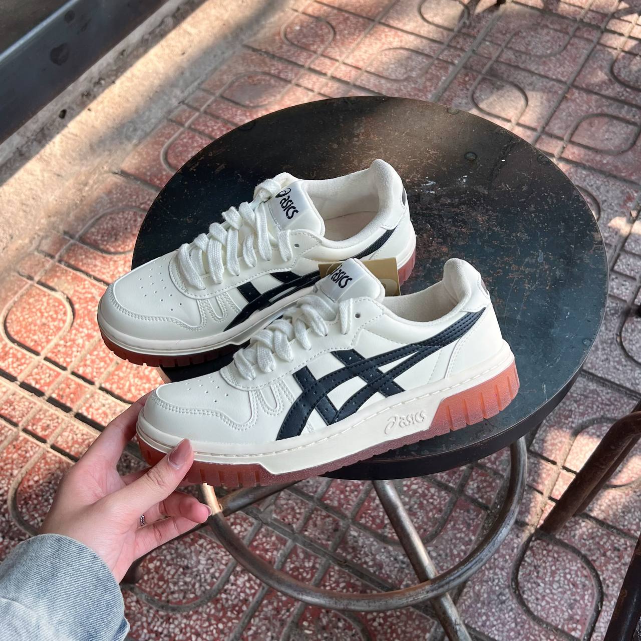 Giày Asics Court MZ Cream Black Gum [1203A127-750]