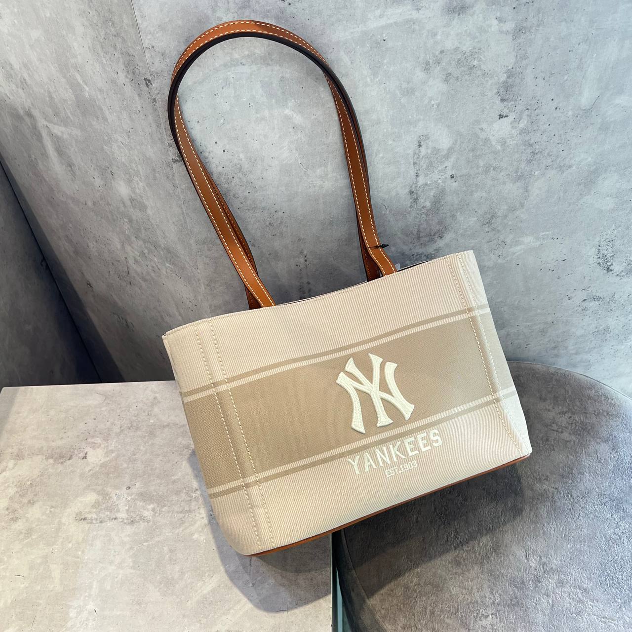 Túi MLB Varsity Lettering Canvas Shoulder Bag New York Yankees ''Cream'' [3ABQB015N 50CRS]