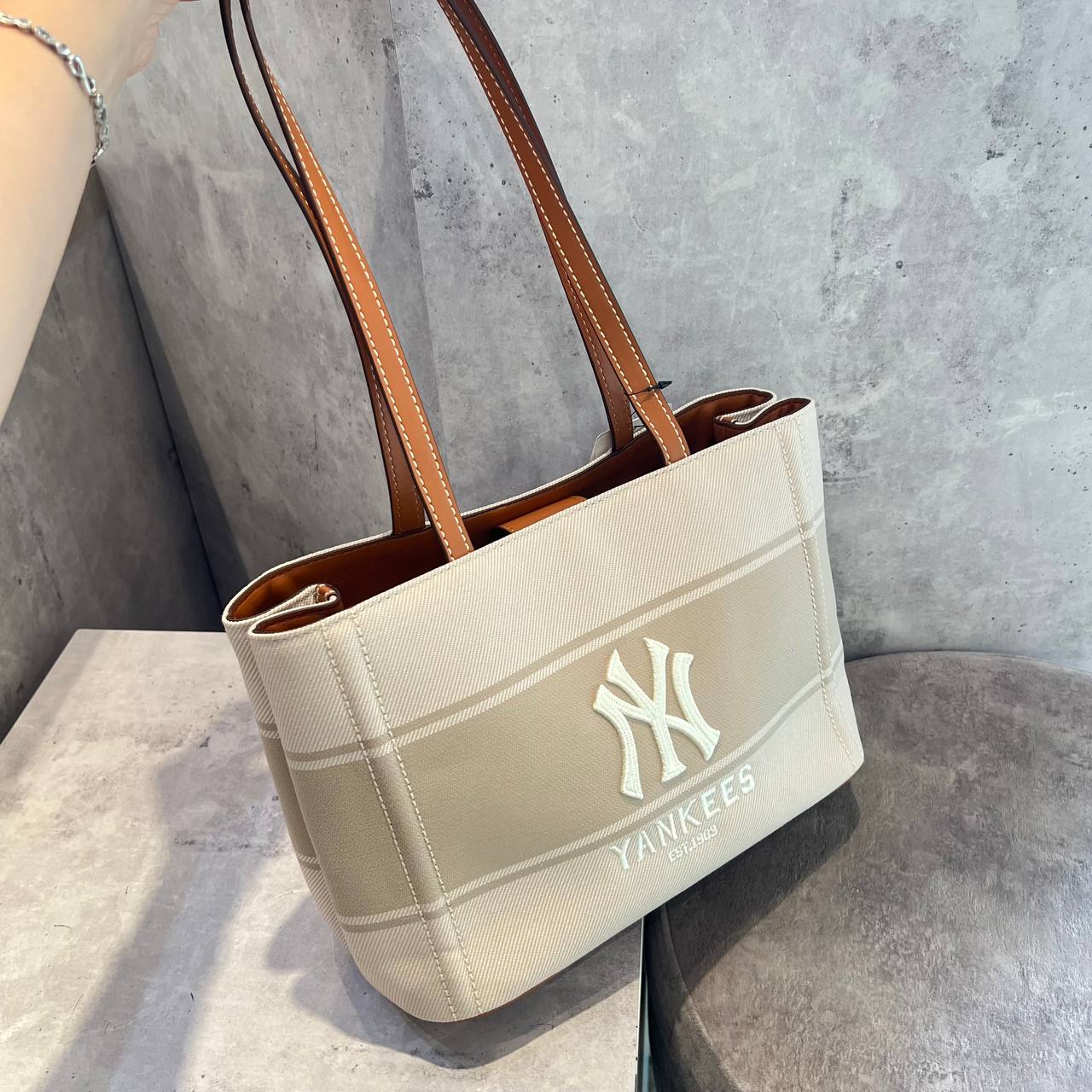 Túi MLB Varsity Lettering Canvas Shoulder Bag New York Yankees ''Cream'' [3ABQB015N 50CRS]