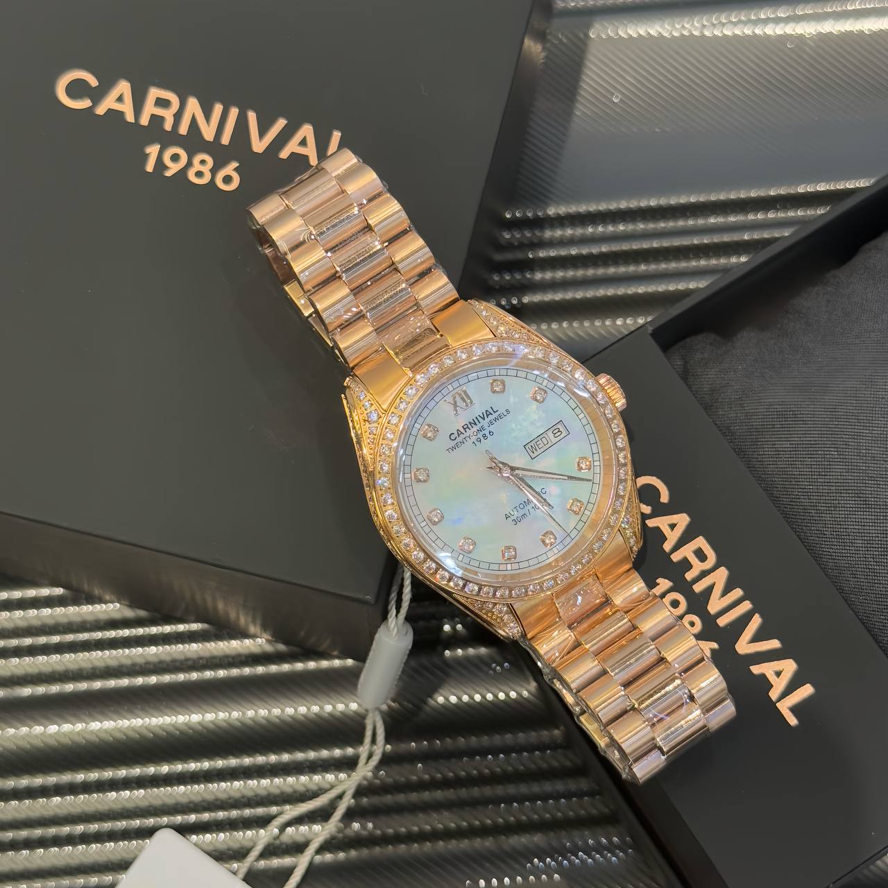 Đồng Hồ Carnival ''Gold'' [8907G]