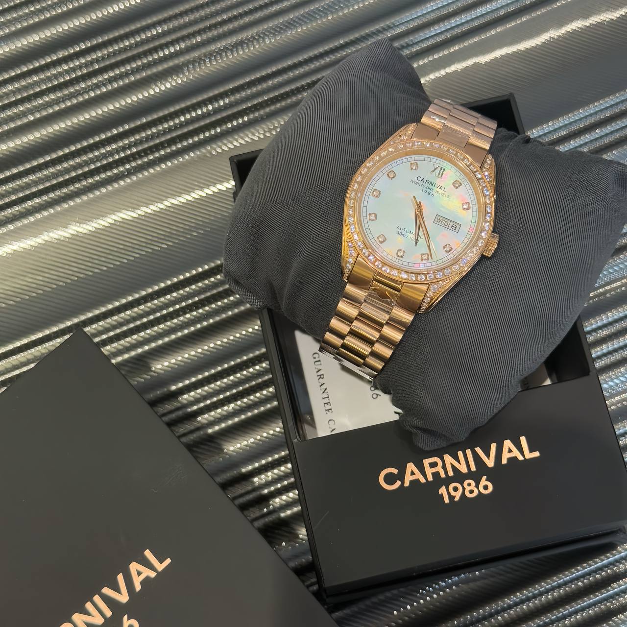 Đồng Hồ Carnival ''Gold'' [8907G]