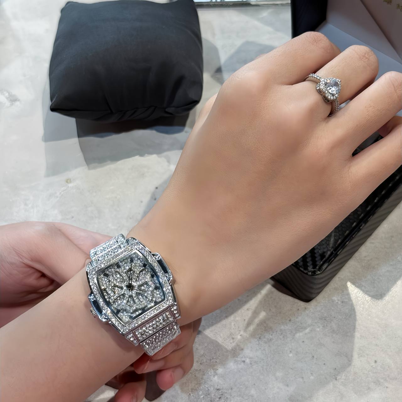 Đồng Hồ Nữ Davena Mặt Đá