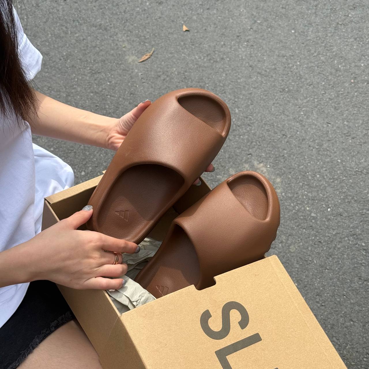 Dép Adidas Yeezy Slide 'Flax' [ FZ5896 ]