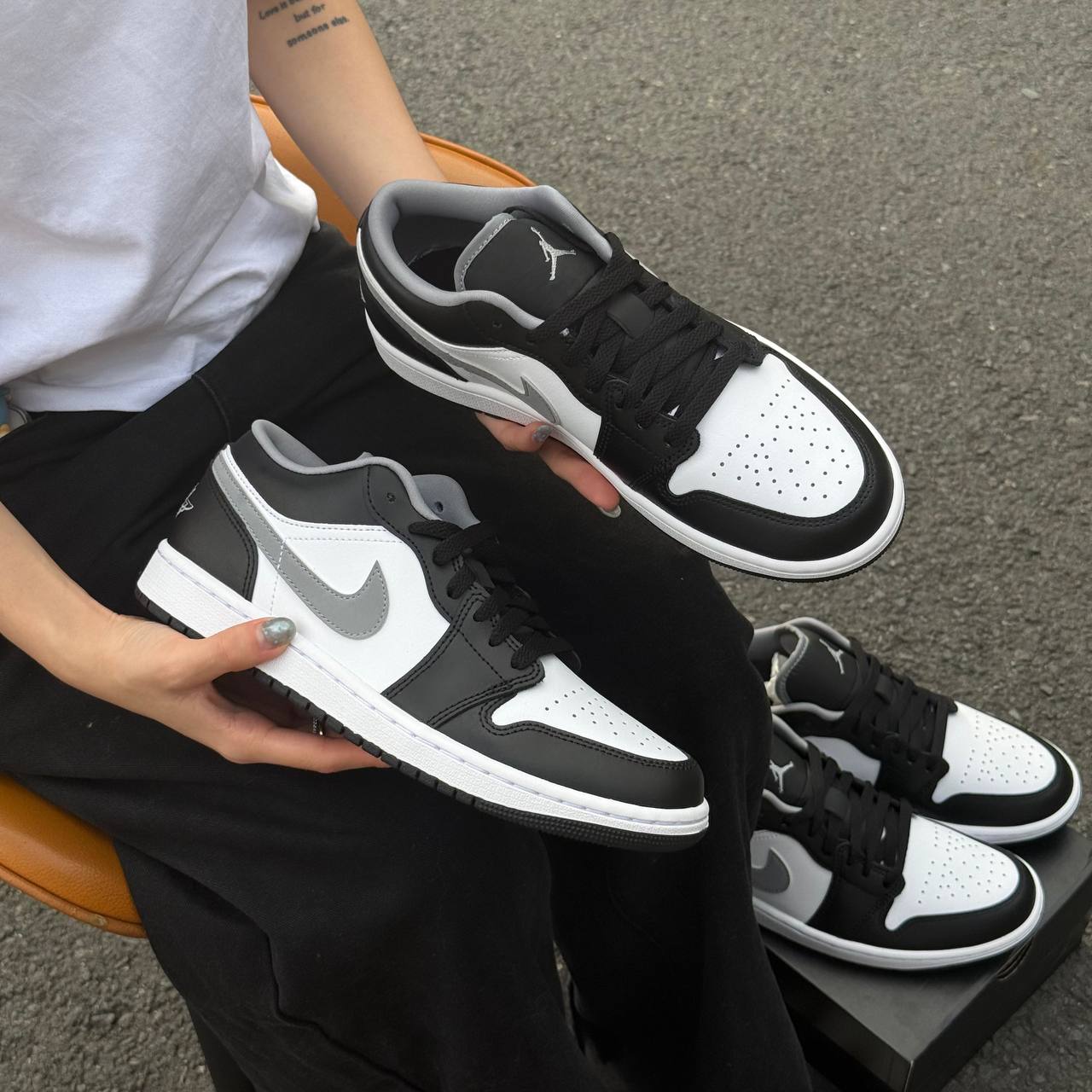 Giày Nike Air Jordan 1 Low Black Medium Grey (Smoke v3) [553558 040]