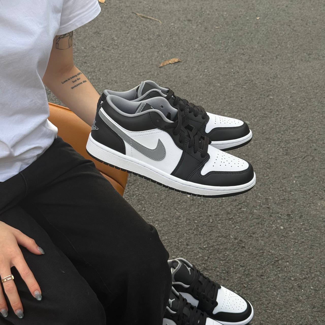 Giày Nike Air Jordan 1 Low Black Medium Grey (Smoke v3) [553558 040]