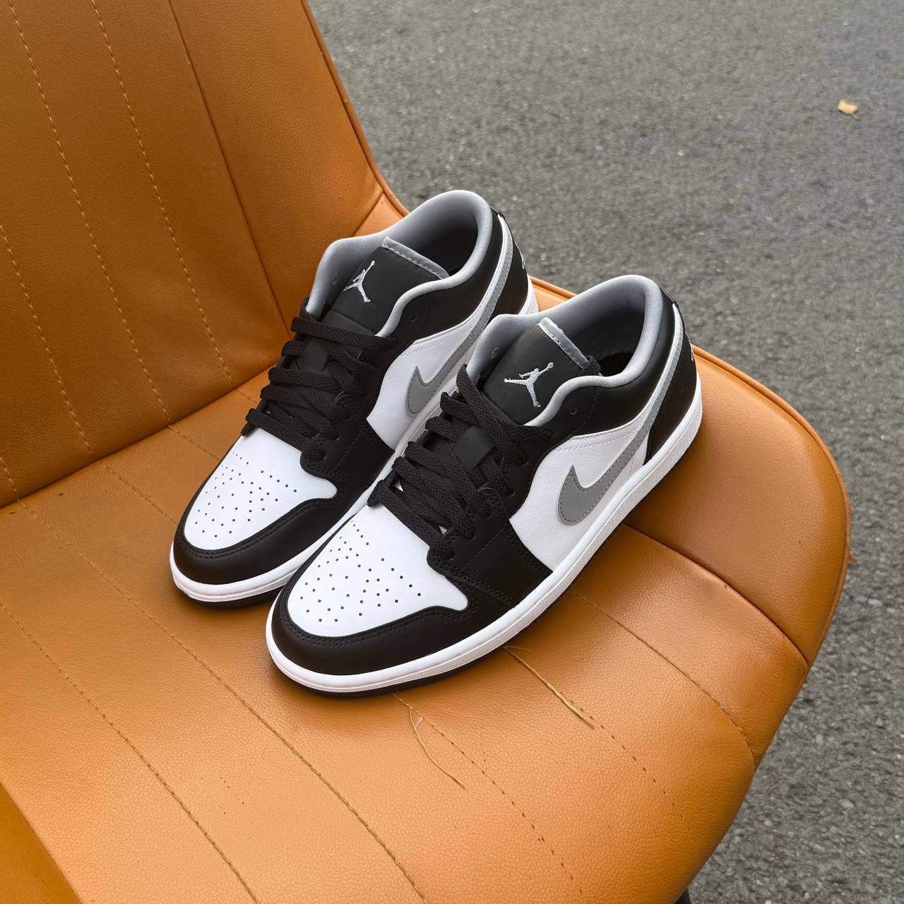 Giày Nike Air Jordan 1 Low Black Medium Grey (Smoke v3) [553558 040]