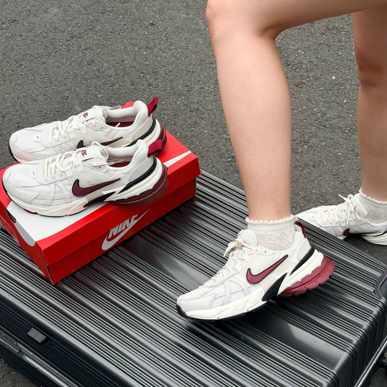 Giày Nike V2K Run SE ‘‘White Team Red'’' [HQ3500 100]