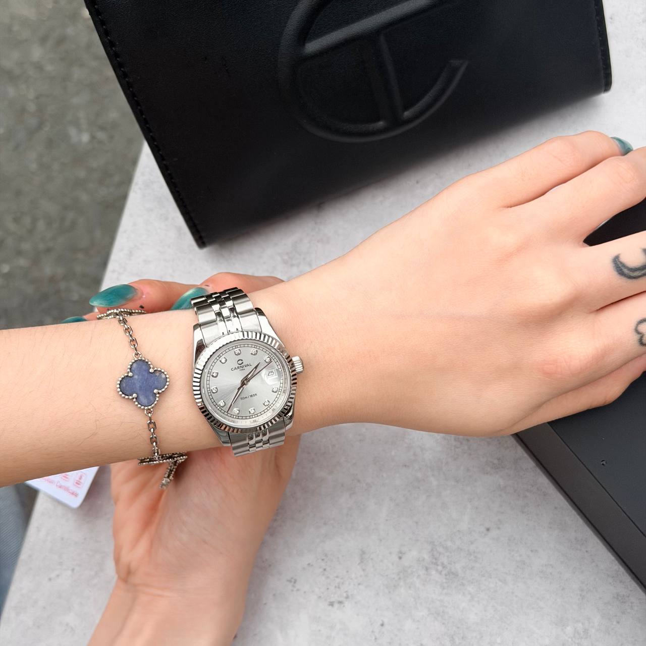 Đồng Hồ Nữ Carnival Quartz Watch 8131L-VT-T Sliver