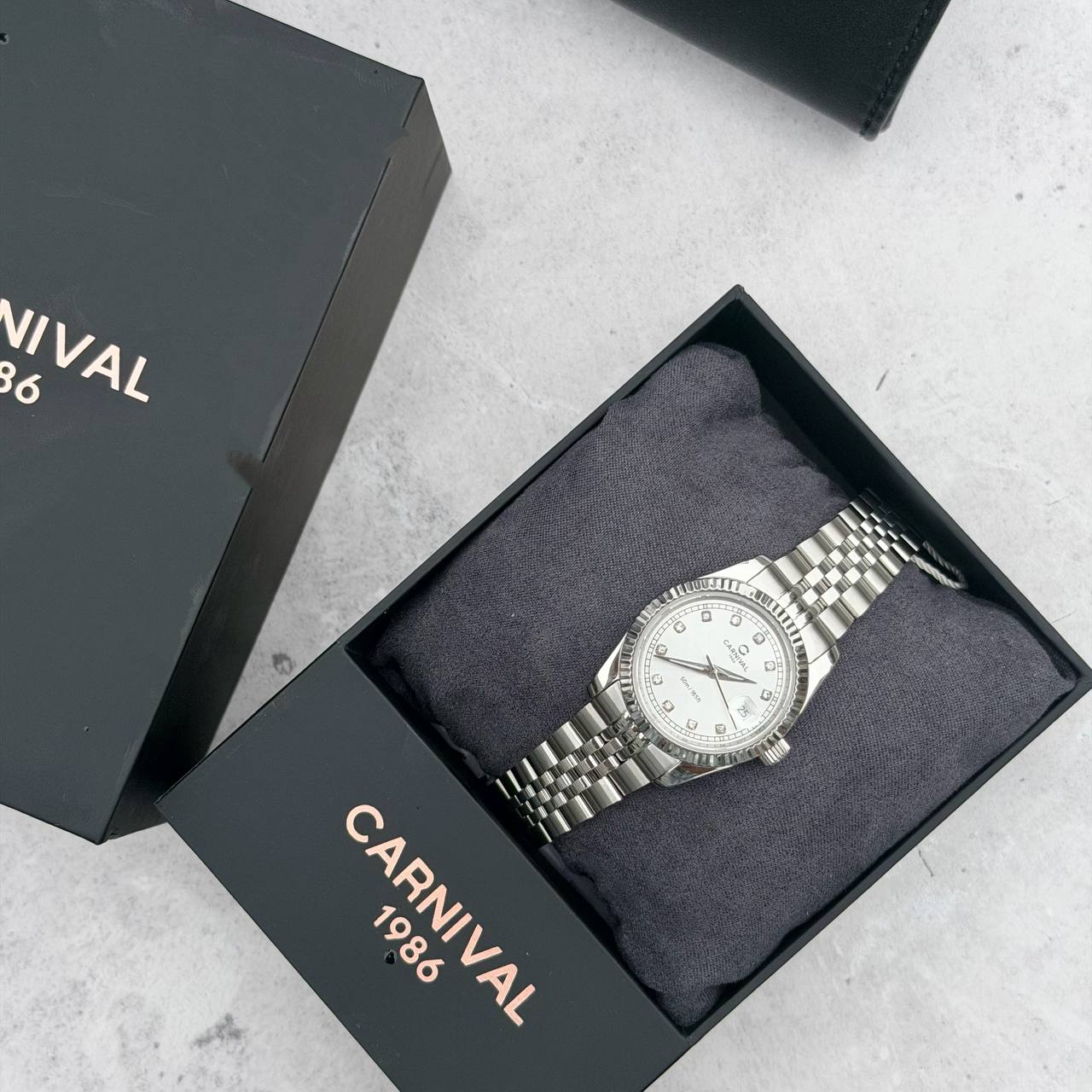 Đồng Hồ Nữ Carnival Quartz Watch 8131L-VT-T Sliver