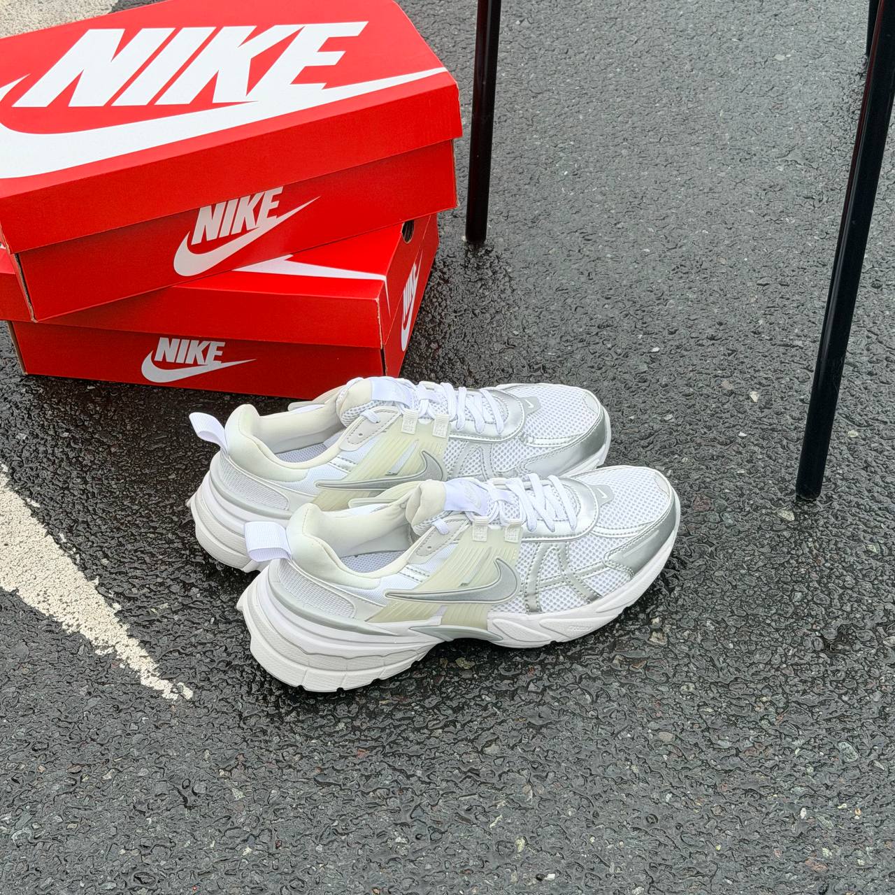 Giày Nike V2K Run ‘Metallic Silver White’ [FD0736 104]