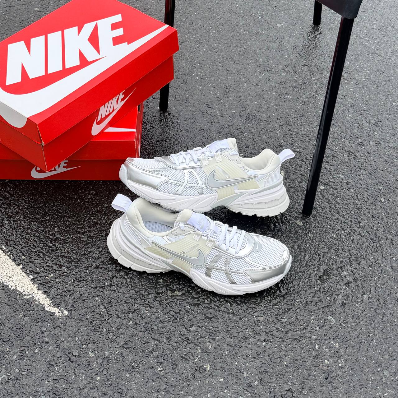 Giày Nike V2K Run ‘Metallic Silver White’ [FD0736 104]
