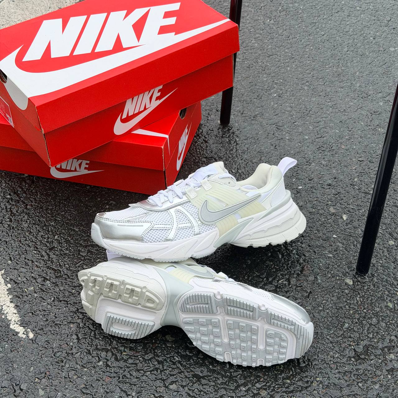 Giày Nike V2K Run ‘Metallic Silver White’ [FD0736 104]