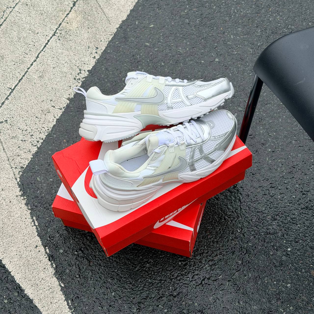 Giày Nike V2K Run ‘Metallic Silver White’ [FD0736 104]