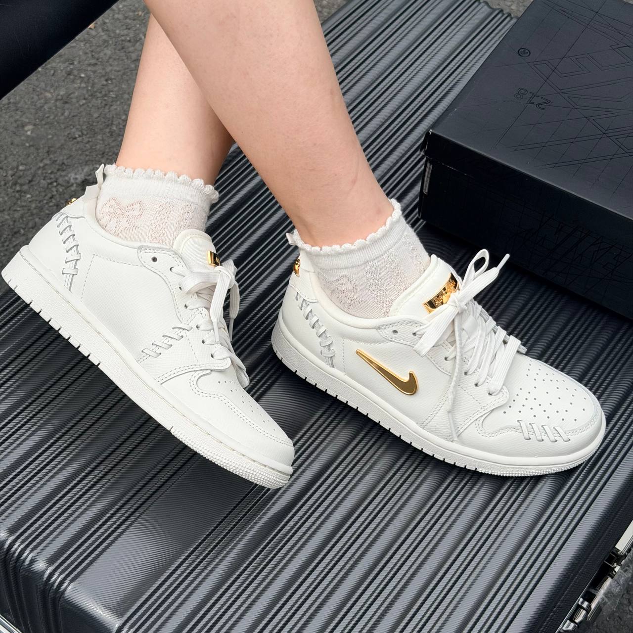 Giày Air Jordan Method of Make Sail Metallic Gold  